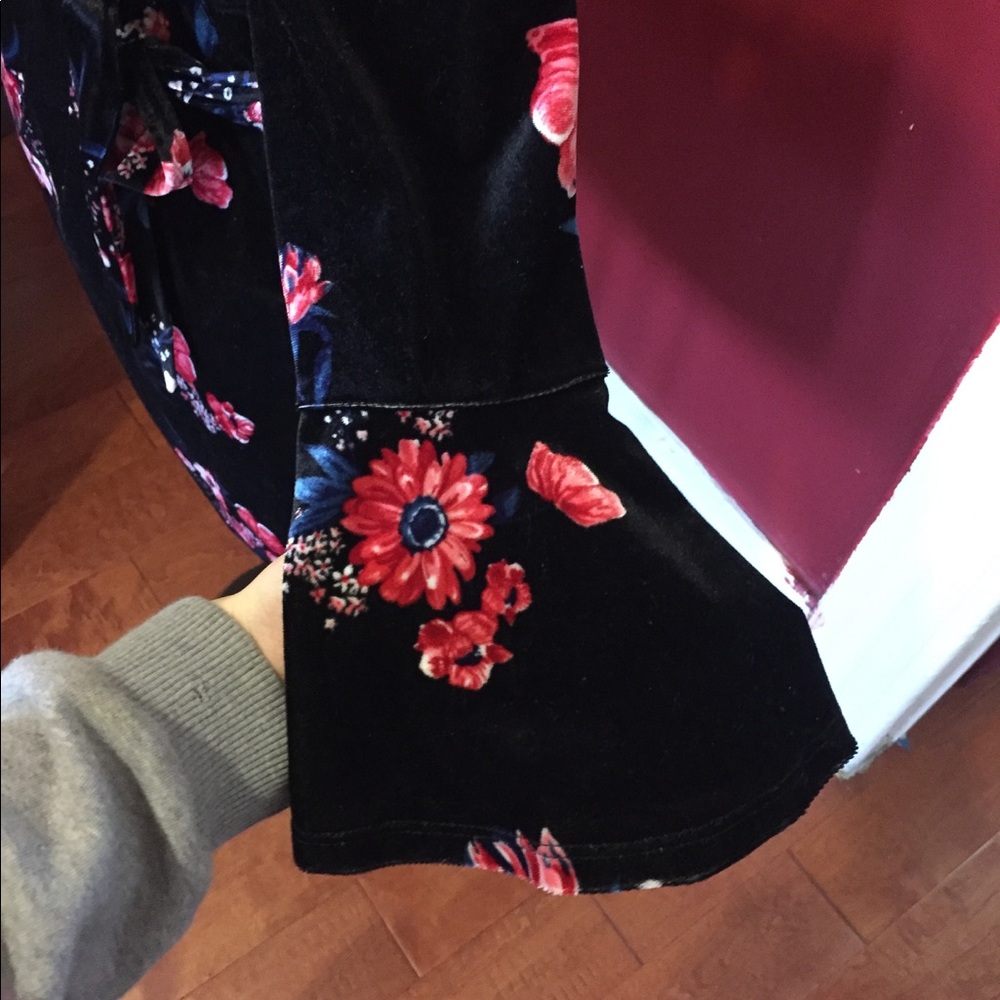 H&M NWT VELVET ROSE DRESS SOLD - Picture 4 of 7